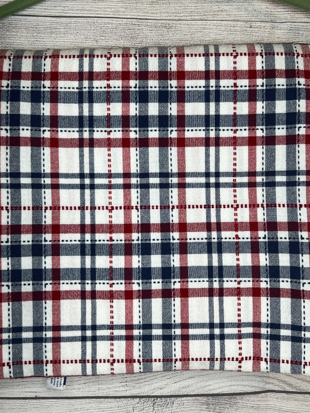 Nautica Home Table Cloth and 4 Placemats